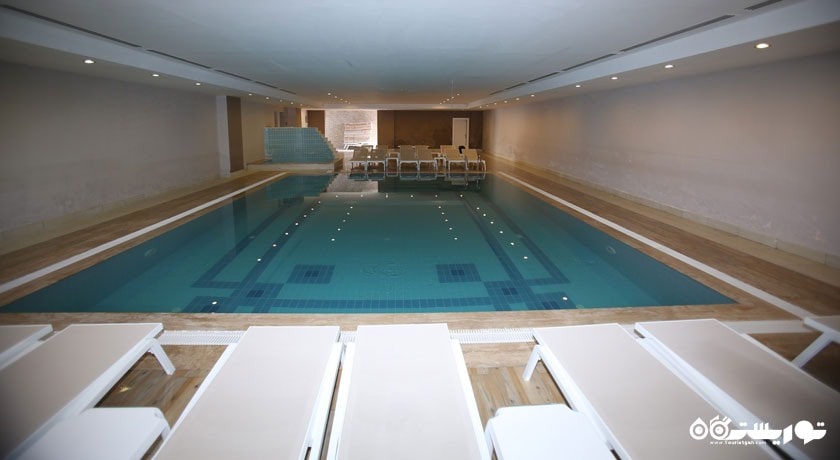 نمای استخر سرپوشیده